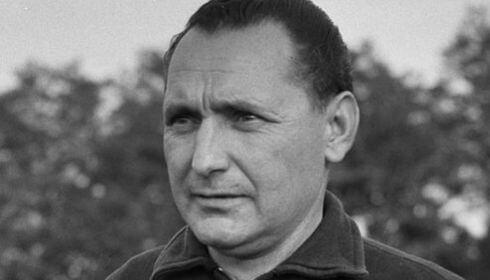 Ezen a napon született Heinrich Müller, a kiváló osztrák-magyar futballista és edző