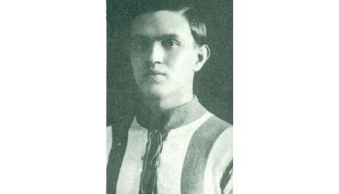 Ezen a napon született Vágó Antal, a kiváló játékos, a fáradhatatlanul védekező fedezet, aki a fasizmus áldozata lett