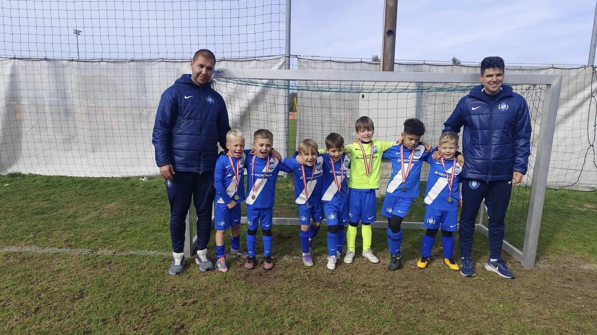 Első nemzetközi tornáján ezüstérmes lett U7-es csapatunk