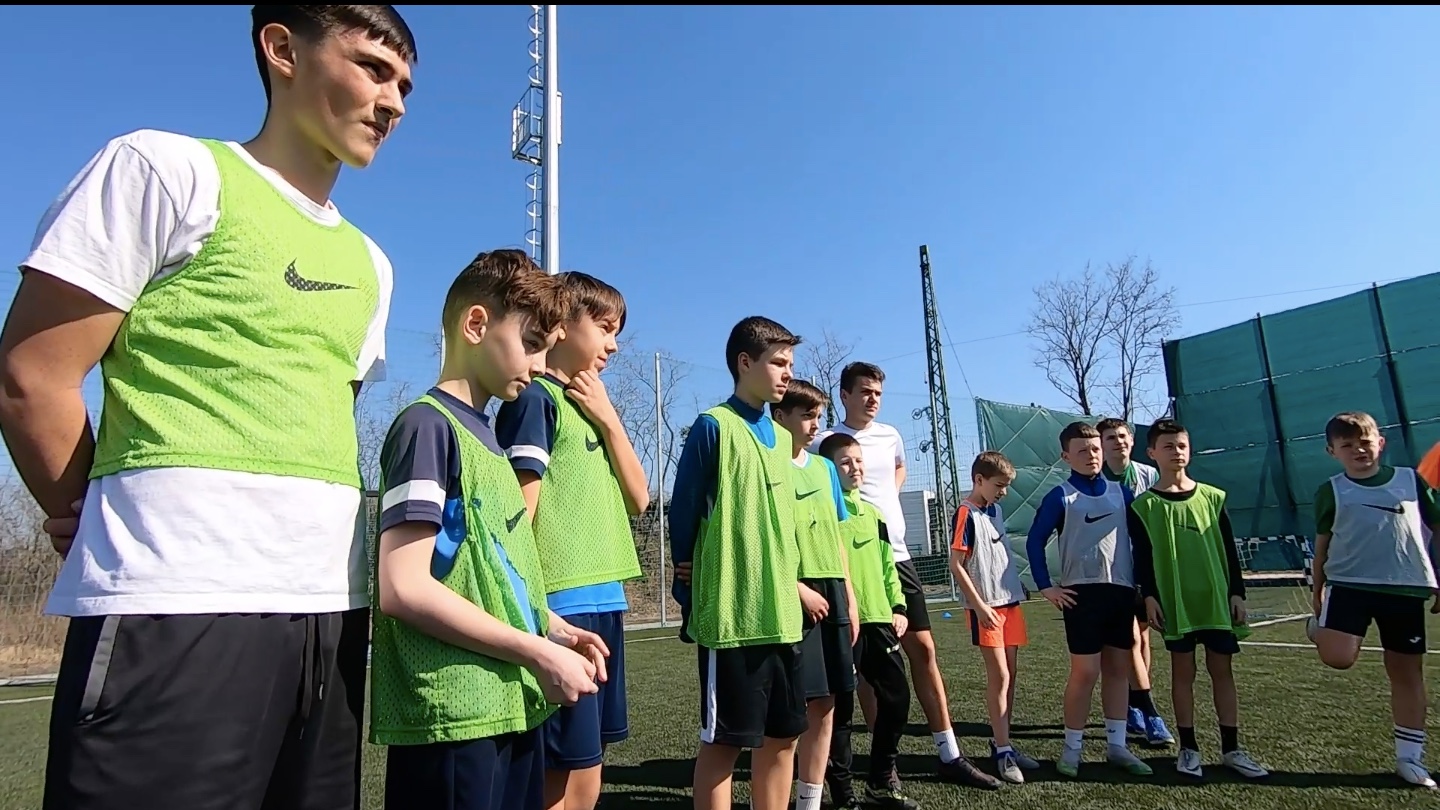 Így telnek a fiatal ukrán labdarúgók napjai az akadémián (Videó)