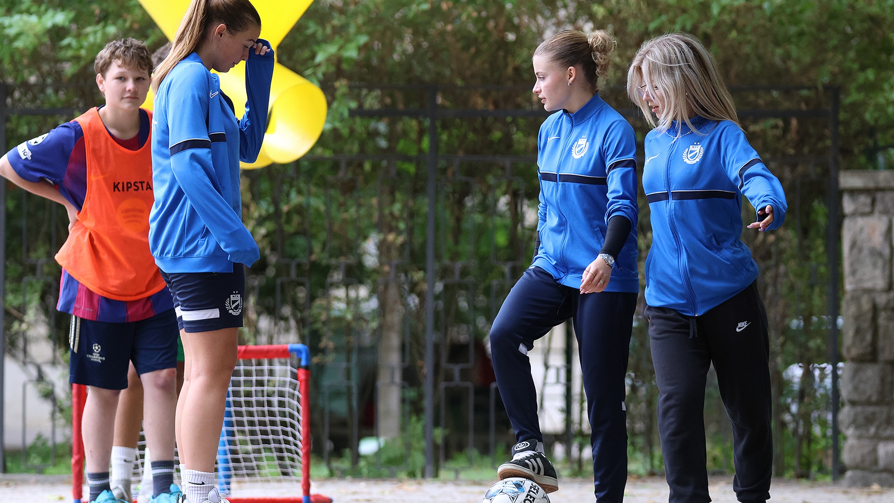 Grassroots-hét: Két intézményben jártak játékosaink (Képgaléria)