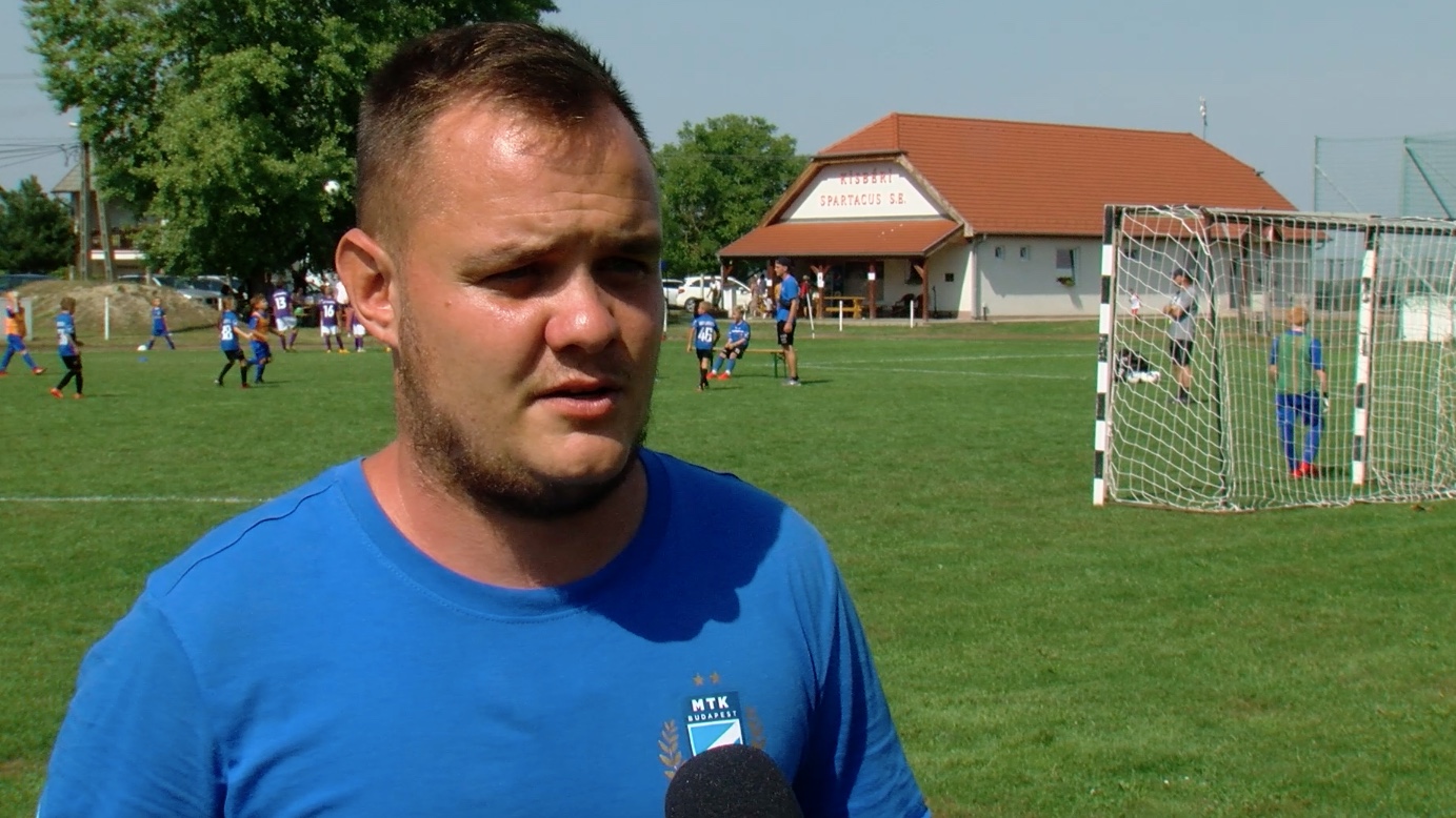 Bemutatjuk U9-es csapatunk vezetőedzőjét, Szilágyi Balázst (Videó)