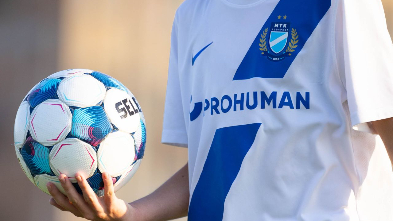 Magabiztos győzelmek Kecskeméten, egy évvel idősebbek ellen