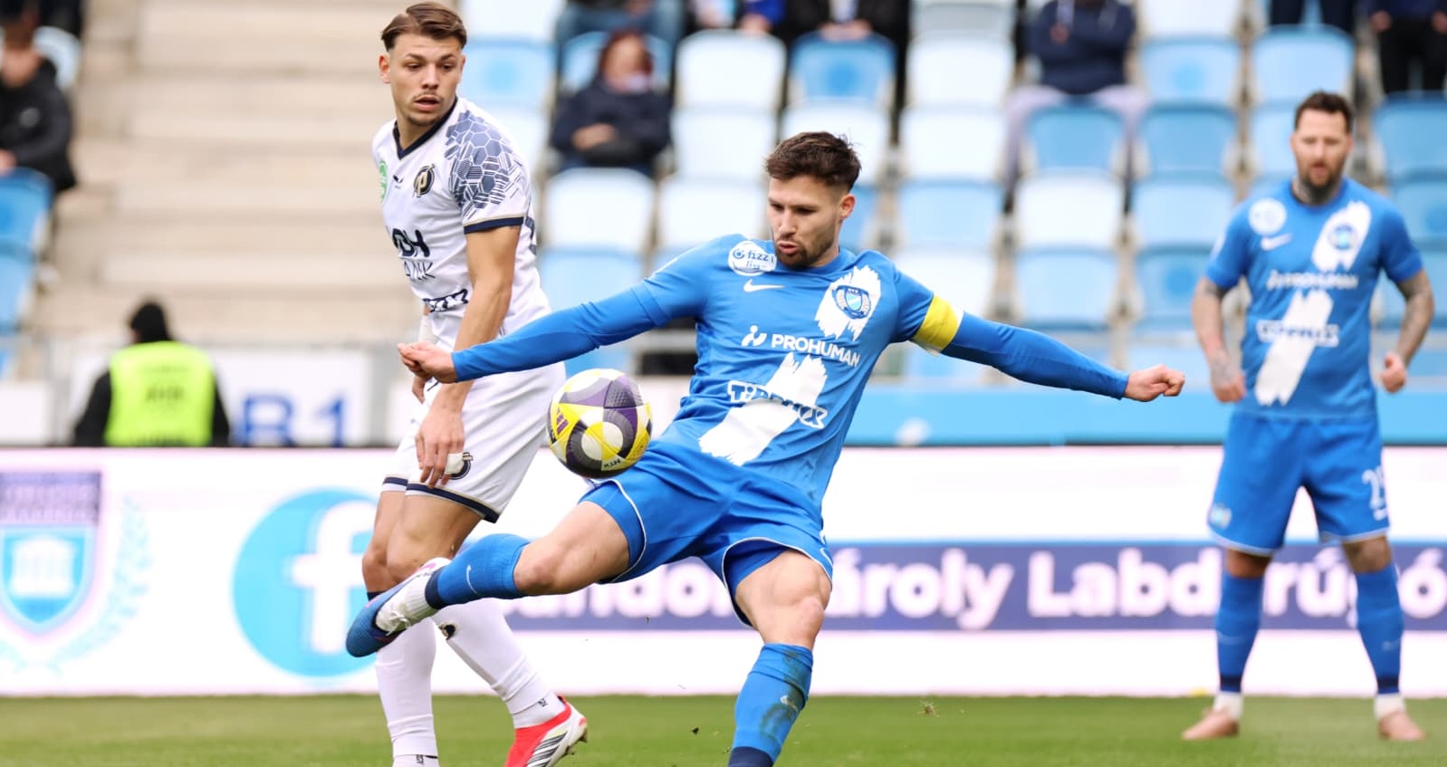 Kétgólos hátrányból szereztünk pontot, centiken múlt a győzelem