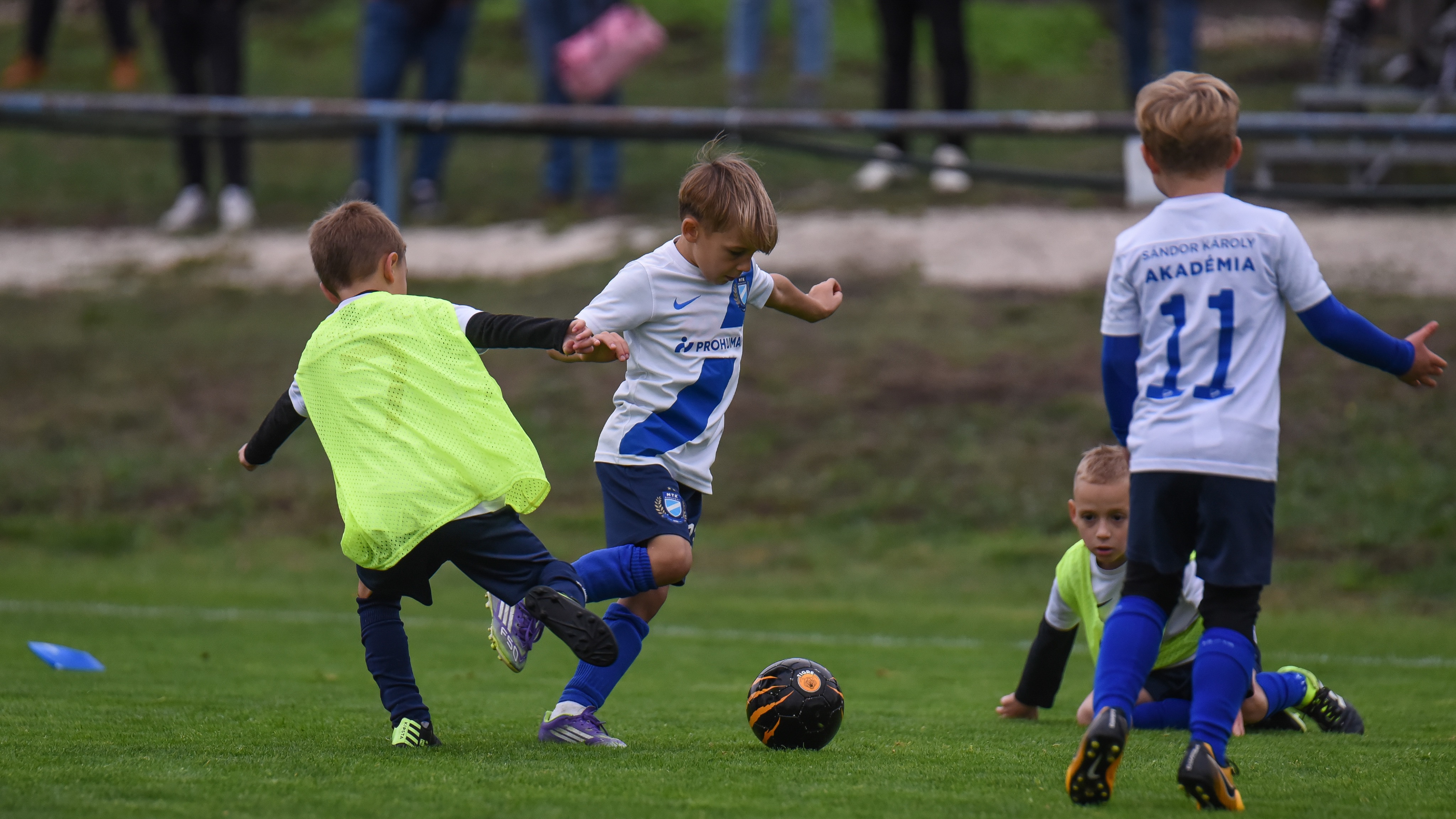 14 csapat találkozott az ősz első partneregyesületi tornáján (Képgaléria)