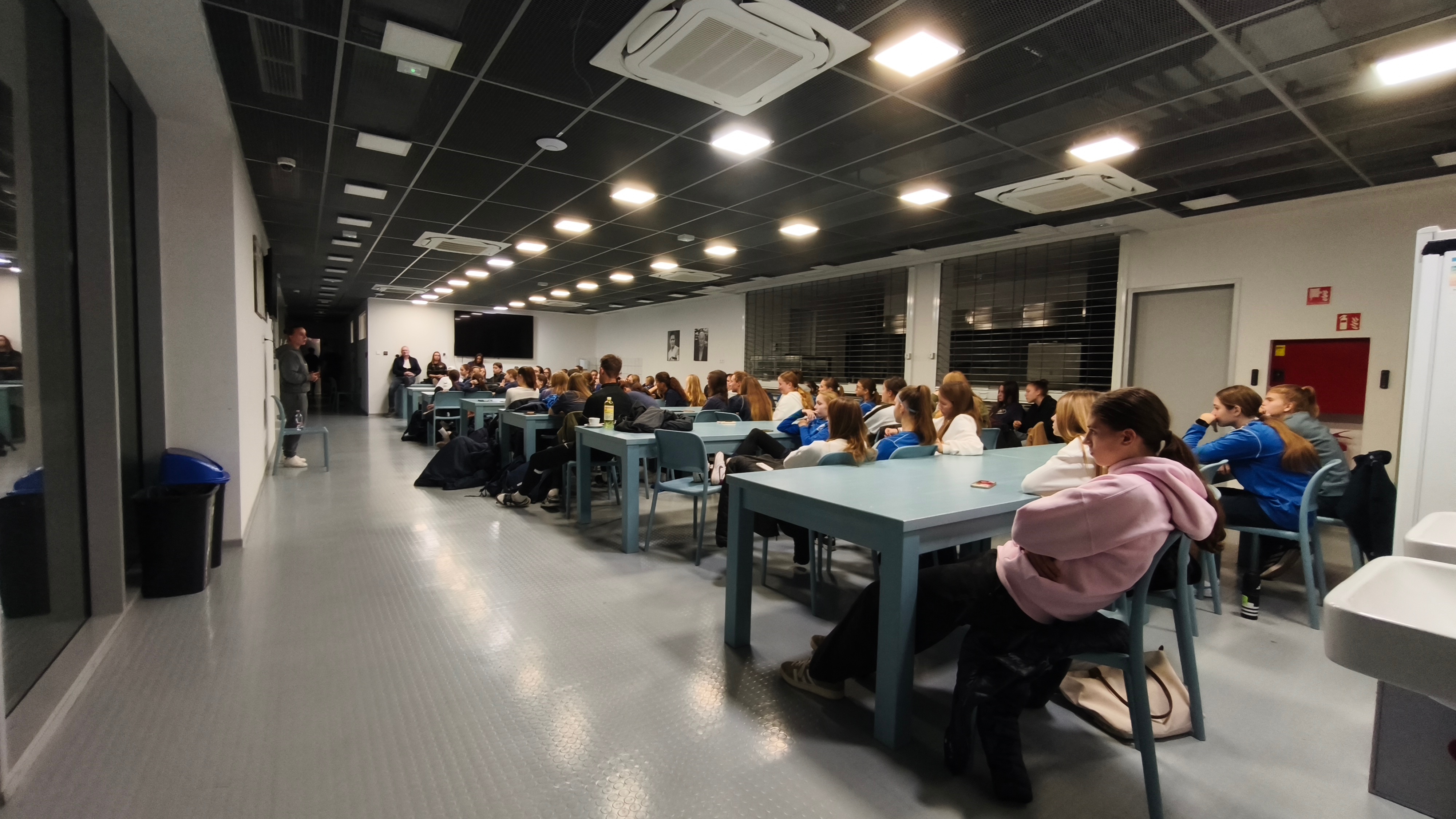 Vágó Fanny tartott előadást utánpótlás játékosainknak (Képgaléria)