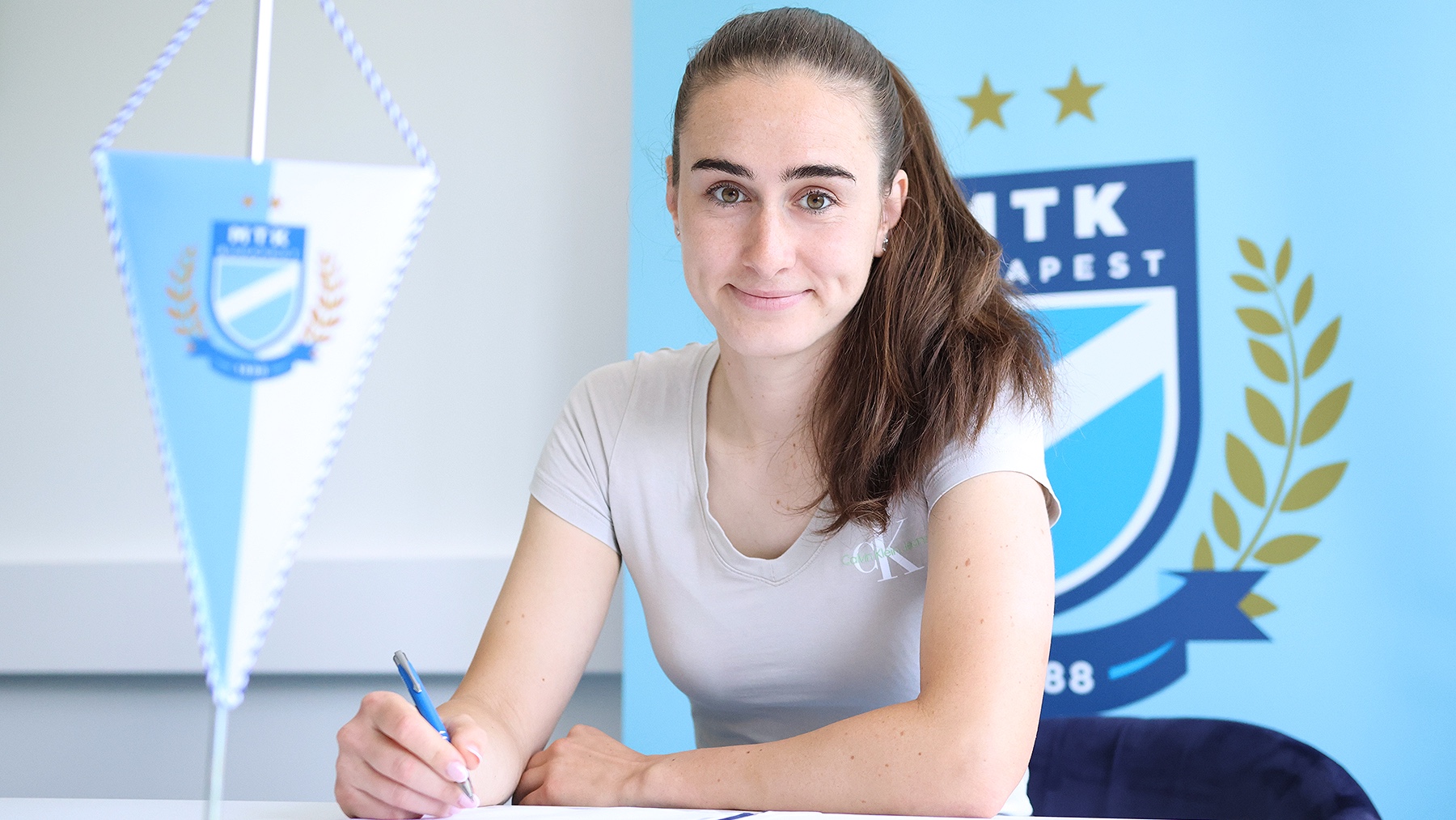 Magyar válogatott védővel erősítettünk