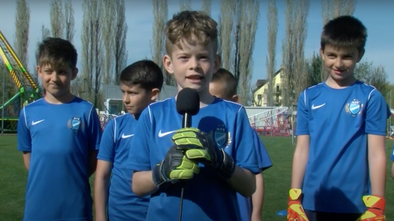 Locsolóverseket mondtak fiatal focistáink (Videó)