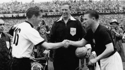 Ezen a napon lett ezüstérmes a magyar válogatott az 1954-es svájci világbajnokságon