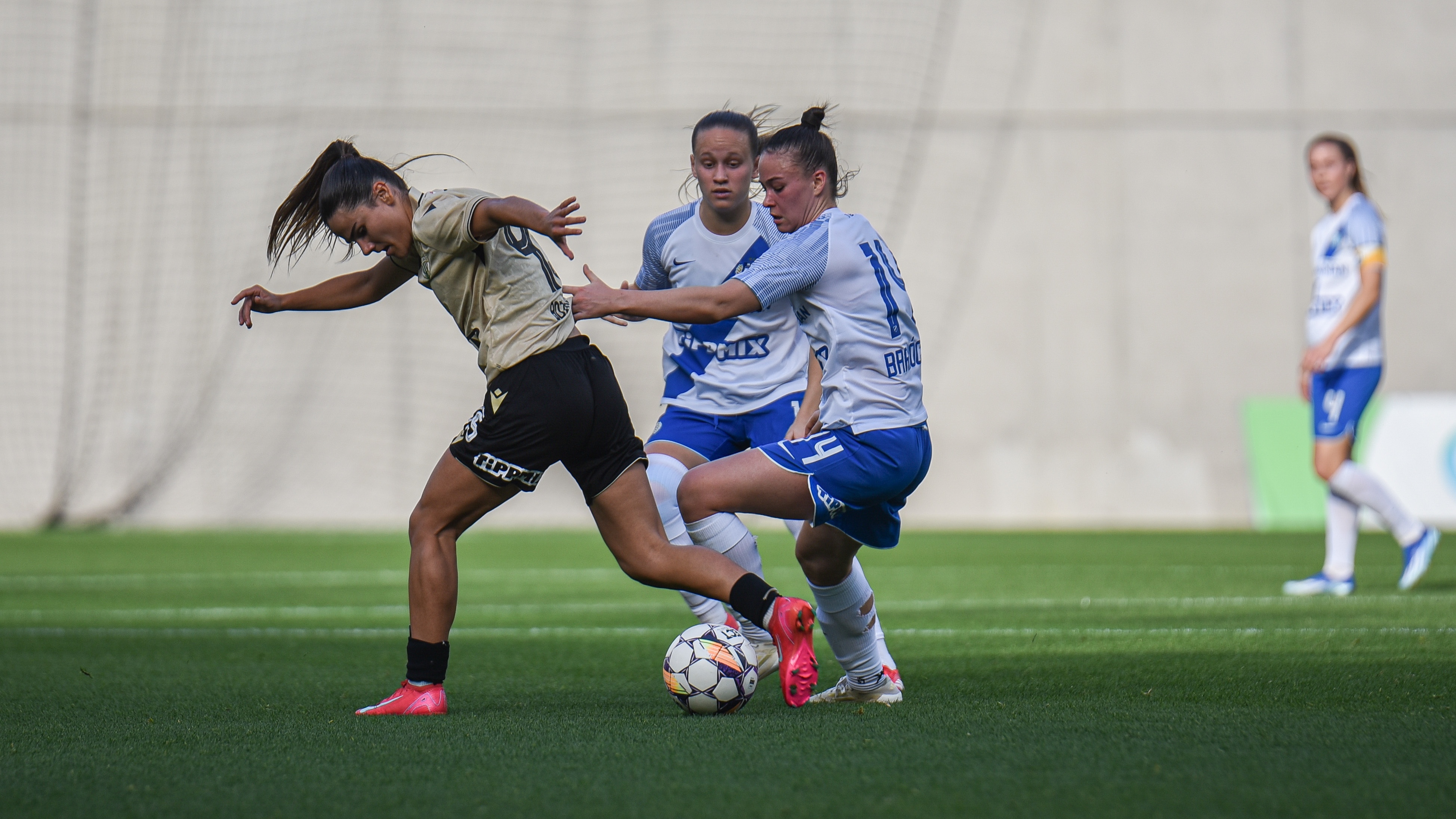 Képgaléria: Örökrangadó az Új Hidegkuti Nándor Stadionban