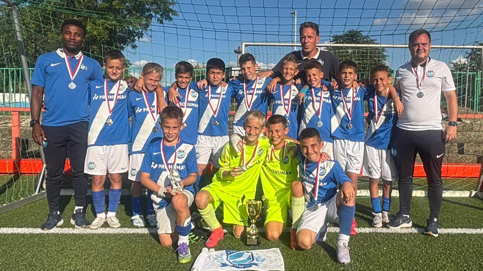 Ezüstérmes lett U11-es csapatunk Prágában