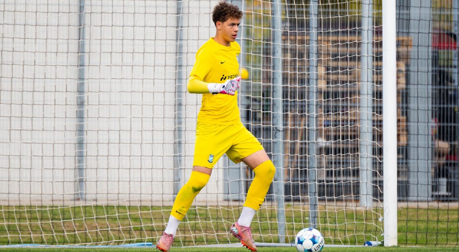 Az U17-es és U16-os válogatottba is adunk játékost